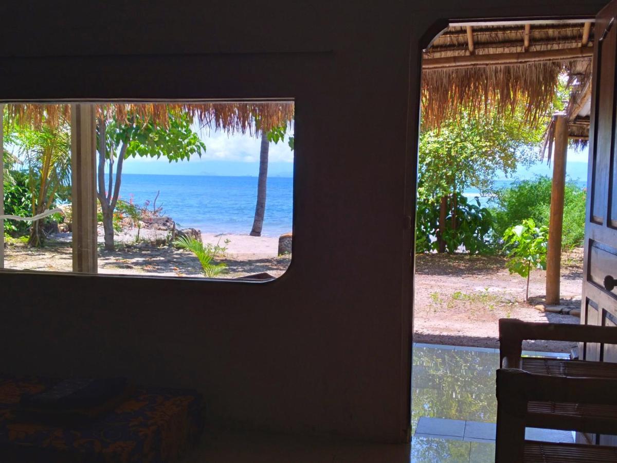 East Lombok Dive Hotel - 3 Private Rooms On The Beach With Seaview & Scuba Diving Center Labuhan Pandan Ngoại thất bức ảnh