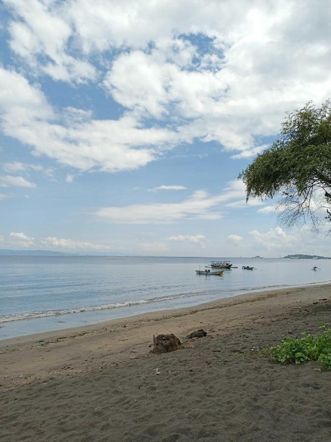 East Lombok Dive Hotel - 3 Private Rooms On The Beach With Seaview & Scuba Diving Center Labuhan Pandan Ngoại thất bức ảnh