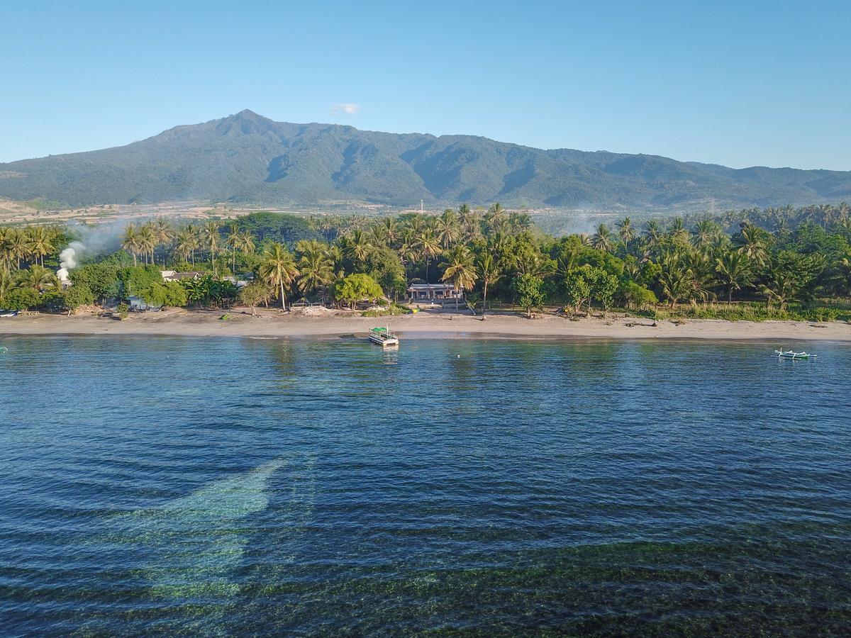 East Lombok Dive Hotel - 3 Private Rooms On The Beach With Seaview & Scuba Diving Center Labuhan Pandan Ngoại thất bức ảnh